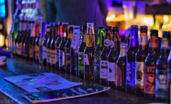 西安酒吧招聘吧臺服務(wù)員1名工作輕松